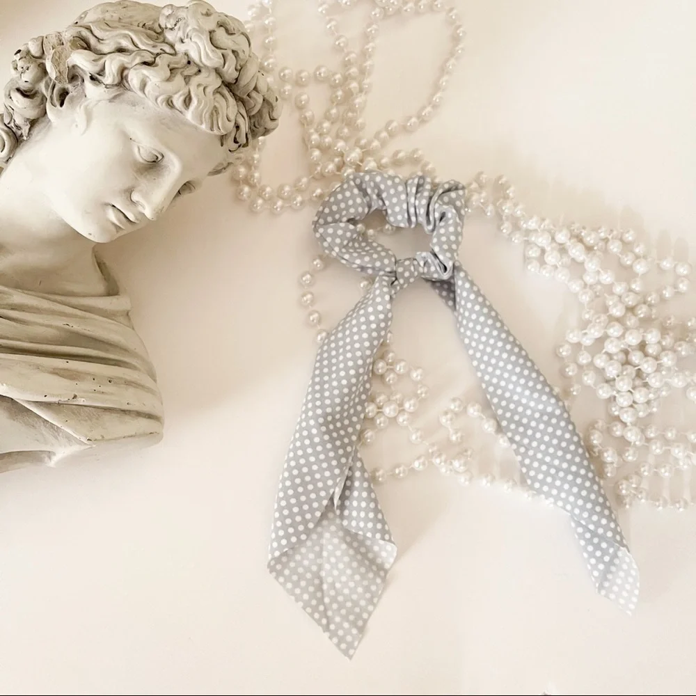 Hair Scrunchies Scarf in Ivory & Dotted Blue